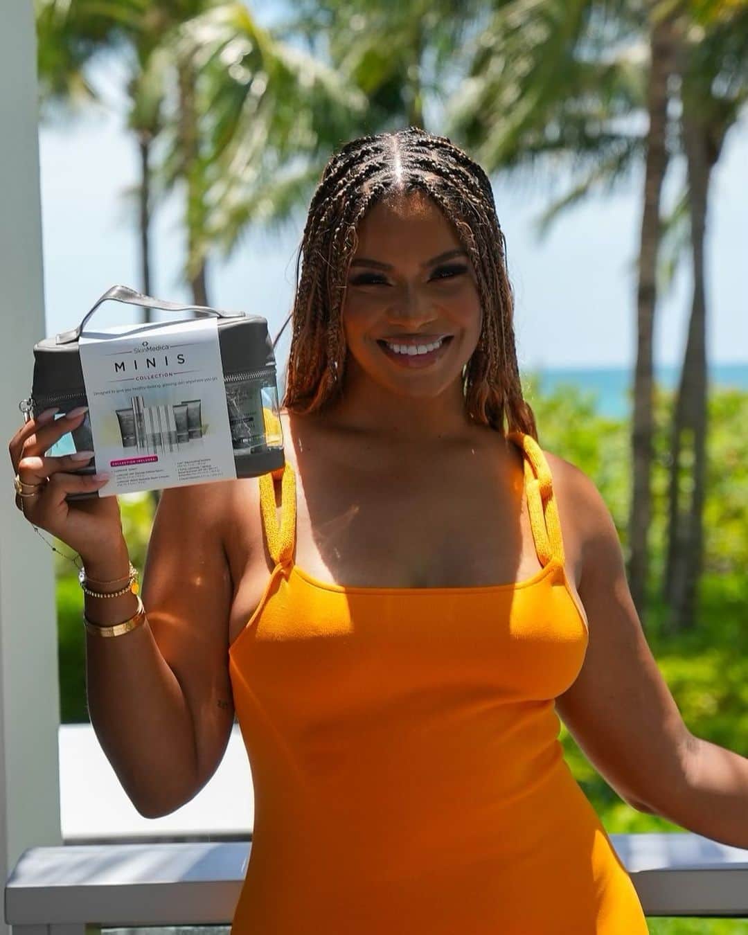Sports Illustrated Swimsuitさんのインスタグラム写真 - (Sports Illustrated SwimsuitInstagram)「After a weekend of glitz & glam a little self-care with our new @skinmedica products from #MiamiSwimWeek feels SO necessary! ✨」7月14日 2時52分 - si_swimsuit