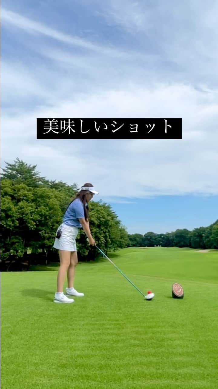 mikaのインスタグラム：「♥︎︎∗︎*  #rabbitcup でのひとコマ⛳️  華麗な天ぷらをしたら 『天ぷらオイシイですねー🍤』 🤣🤣🤣 キャディのリリちゃんのコメントが 毎回カワイイ件ww  暑すぎたけど楽しかったー☺︎✨  #pealygates #パーリーゲイツ #ラビットカップ #コンペ  #ゴルフ #ゴルフ女子 #ゴルフ男子 #ゴルフウエア #天ぷらショット」