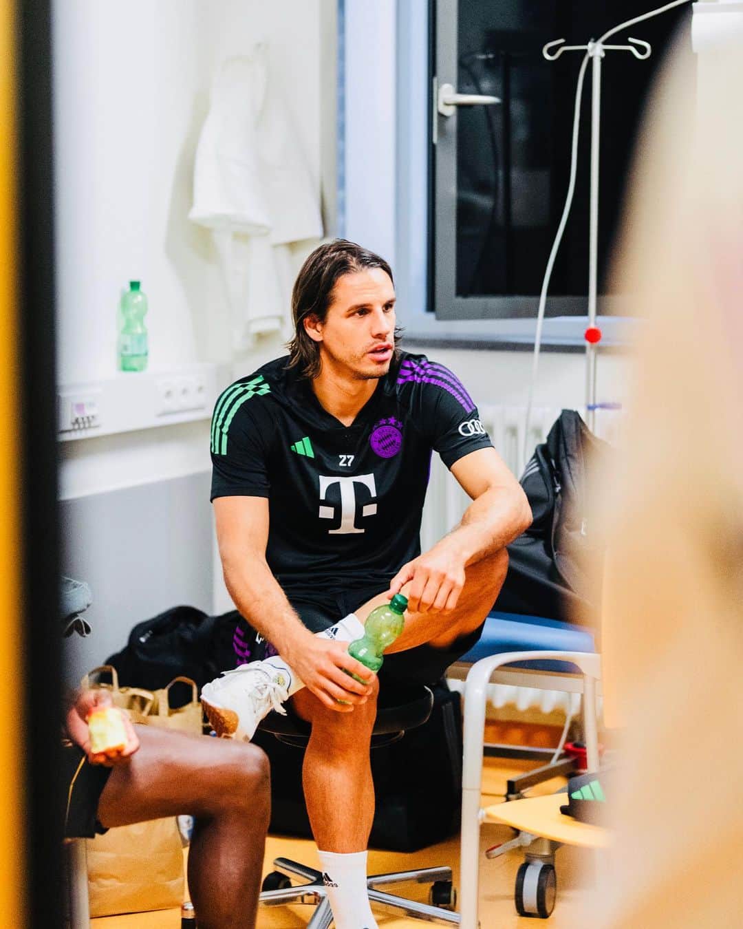 ヤン・ゾマーさんのインスタグラム写真 - (ヤン・ゾマーInstagram)「Medical check up done ️ ...