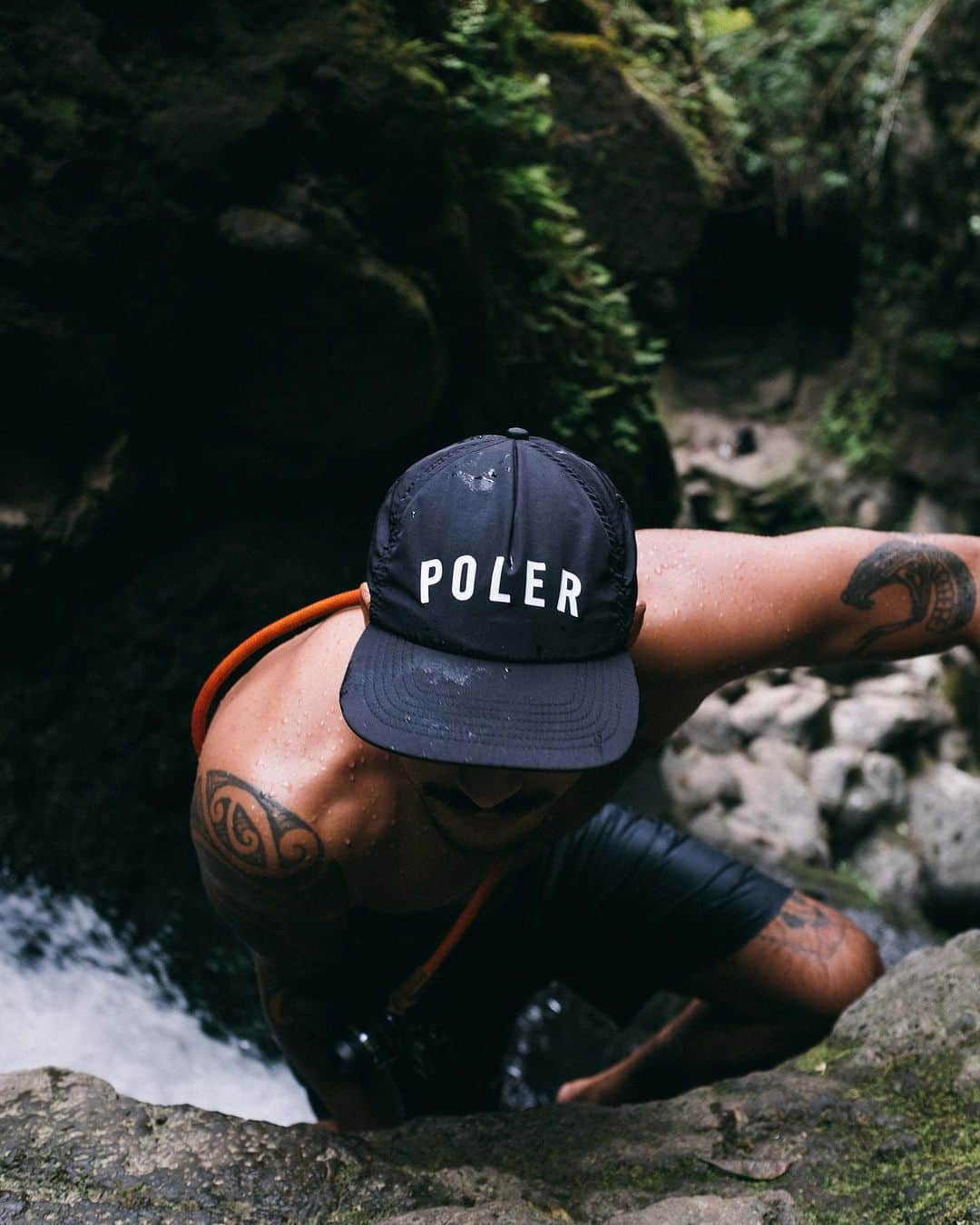 Poler Outdoor Stuffさんのインスタグラム写真 - (Poler Outdoor StuffInstagram)「The State Nylon Floppy, the ideal hat for chasing waterfalls  #campvibes」7月14日 4時05分 - polerstuff