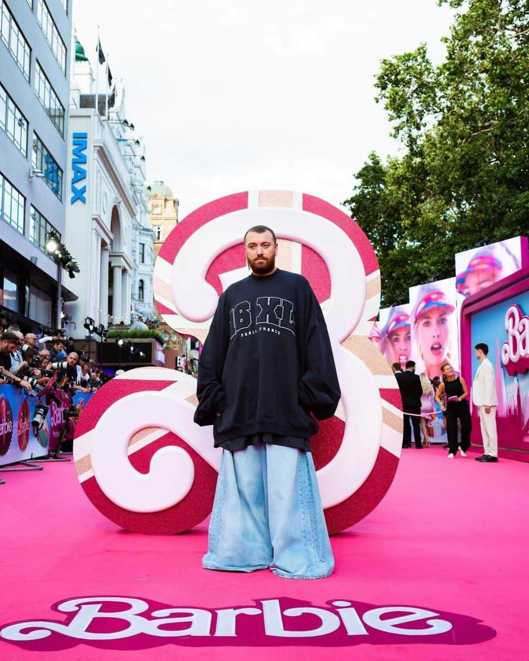 ヴェトモンさんのインスタグラム写真 - (ヴェトモンInstagram)「BARBIE @samsmith 🤍」7月14日 4時04分 - vetements_official