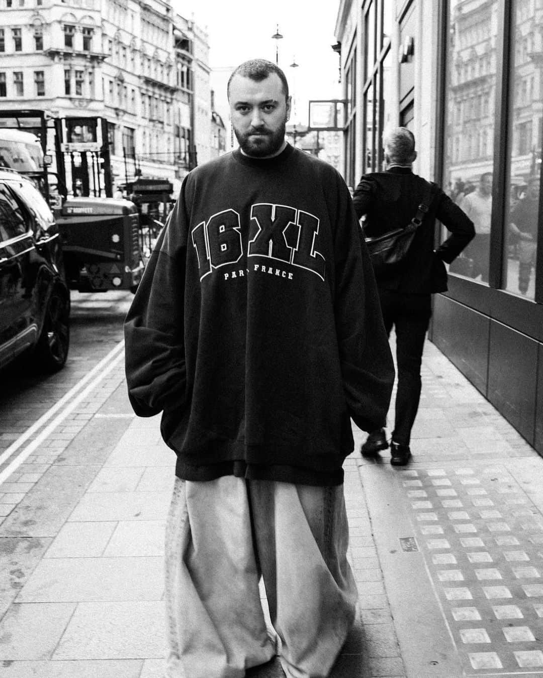 ヴェトモンさんのインスタグラム写真 - (ヴェトモンInstagram)「BARBIE @samsmith 🤍」7月14日 4時04分 - vetements_official