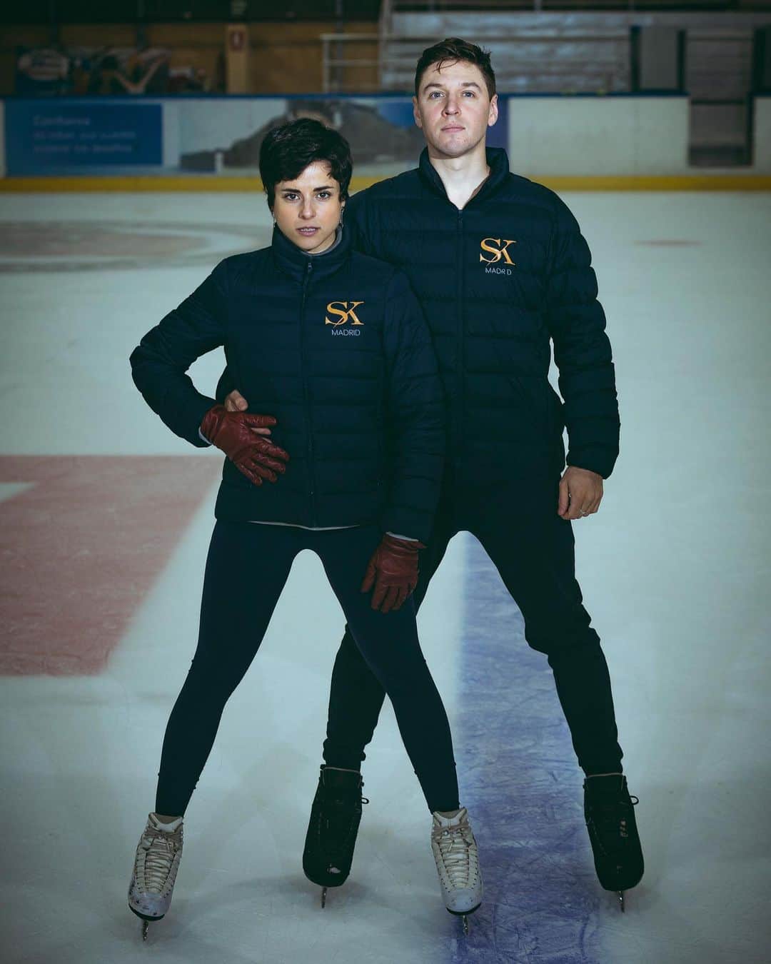 サラ・ウルタドのインスタグラム：「It’s a team thing… 💪🏼🧡   📸 @sk_icedance by @chris_monsalve」