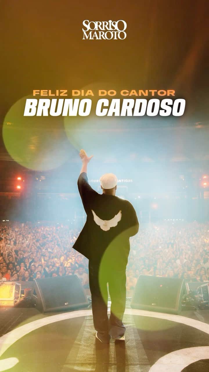 Sorriso Marotoのインスタグラム：「Hoje as nossas homenagens vão pra ele, @bcbrunocardoso! 🎶🎤  Feliz dia do cantor Brunão, ter você dando voz as nossas músicas há tantos anos, é um presente de Deus. Você sabe que somos seus maiores fãs. ♥️  O parabéns também vai para os nossos ídolos e amigos, que exercem essa profissão tão linda. 🤩」