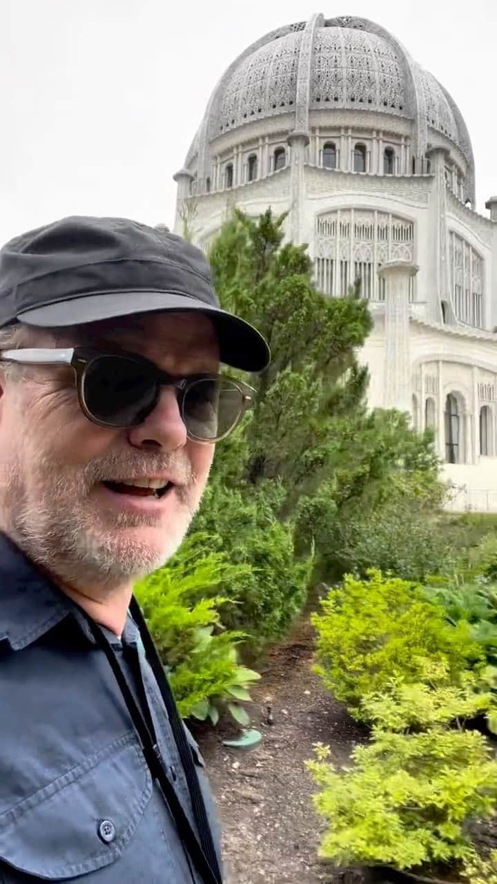 レイン・ウィルソンのインスタグラム：「Hello from the Bahá’í House of Worship in Wilmette, Illinois - what a powerful, radiant and moving space.  Have you been?」