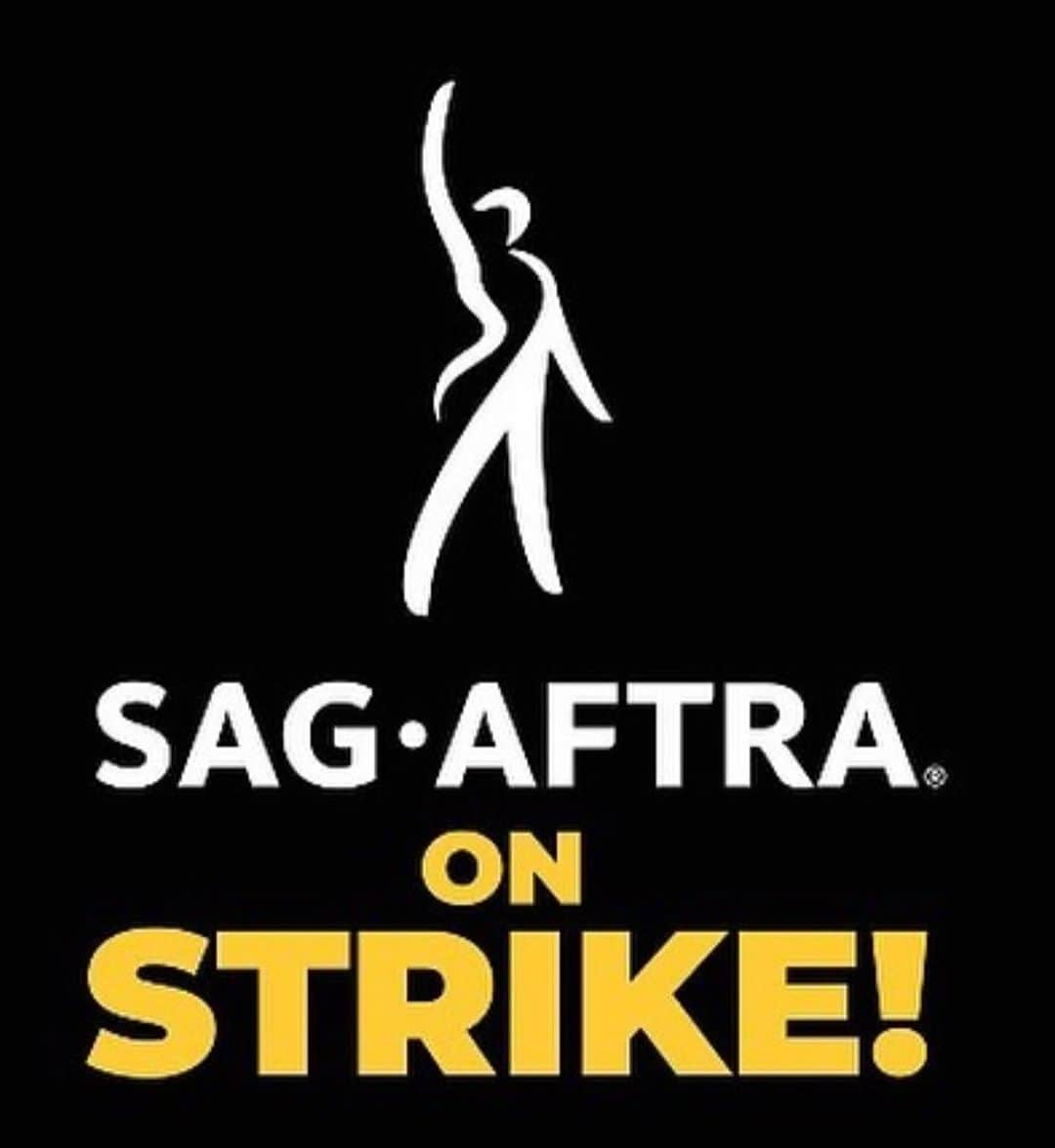 ジュリアナ・デヴァーのインスタグラム：「When your endgame is making creative people homeless, you just might be the villain in the story.   Tomorrow we picket 🪧  #SAGAFTRAstrong #sagaftramember #unionstrong @sagaftra」