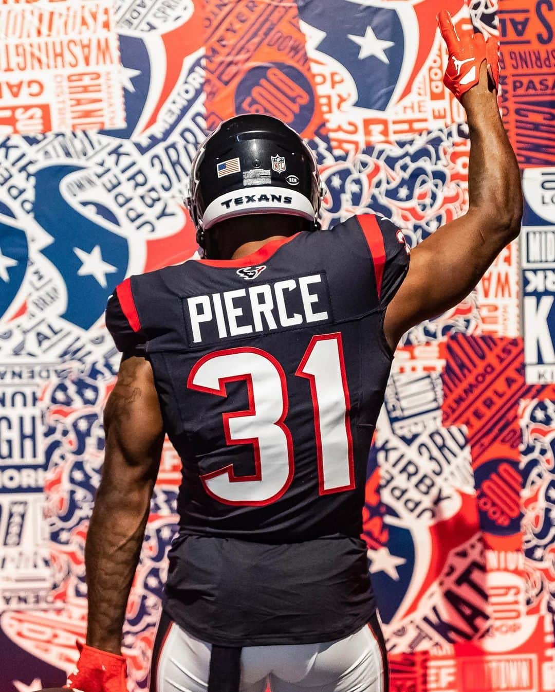 ヒューストン・テキサンズのインスタグラム：「Put it down for the 713」