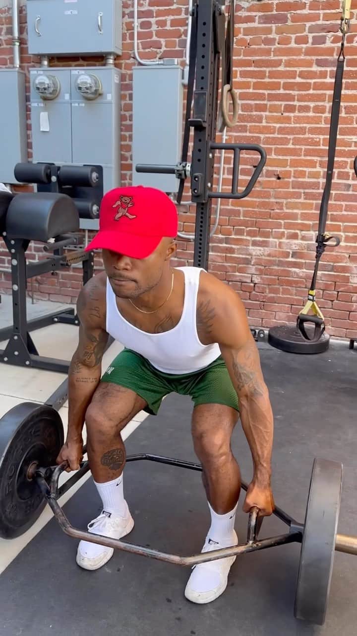 ダショーン・ジョーダンのインスタグラム：「24 hours in a day, How you spend yours?!   💪🏾 Prod @missjessika」
