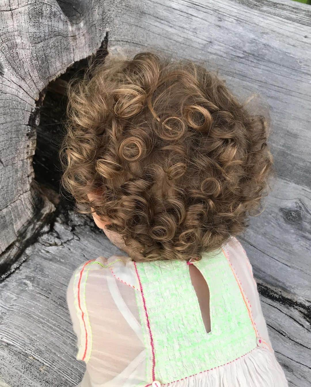 リヴ・タイラーさんのインスタグラム写真 - (リヴ・タイラーInstagram)「💗 Lula Rose 🌹  The evolution of these heavenly curls」7月14日 5時56分 - misslivalittle