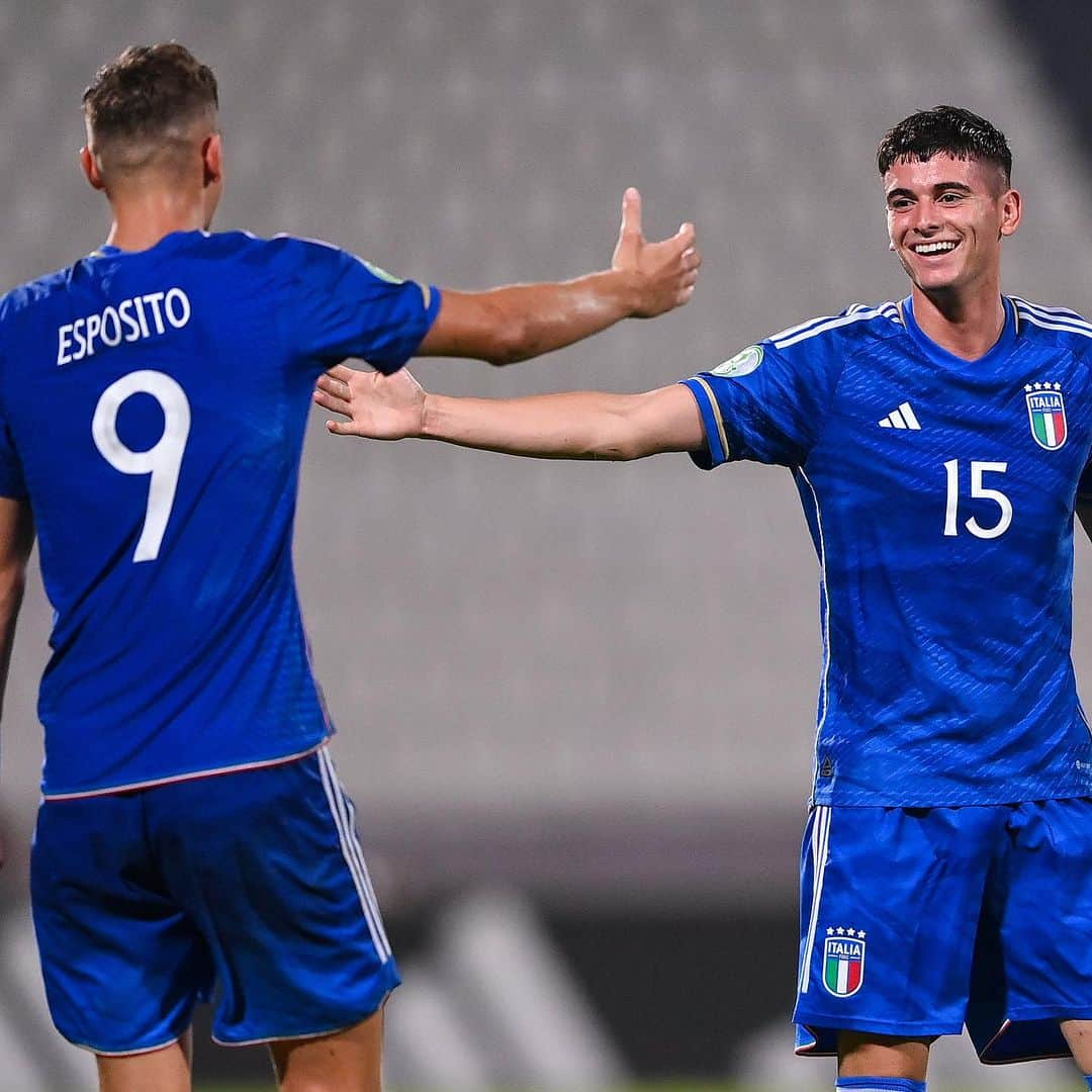 サッカーイタリア代表さんのインスタグラム写真 - (サッカーイタリア代表Instagram)「💙🤩💙🤩💙🤩  #SpagnaItalia #U19EURO #U19 #Azzurrini #VivoAzzurro」7月14日 6時11分 - azzurri