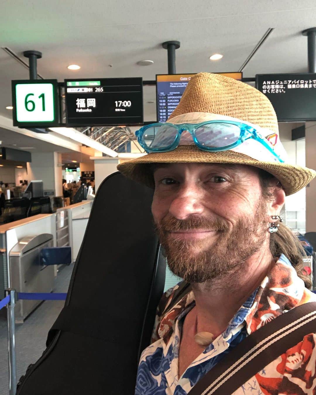のインスタグラム：「Fukuoka までcount down ❣️😁 #thanecamus #jamjellyfish #lvr #longvacationresort #fukuoka #music  #ukulelelove  #romerocreations  #goodvibes #skycommunications.tv」
