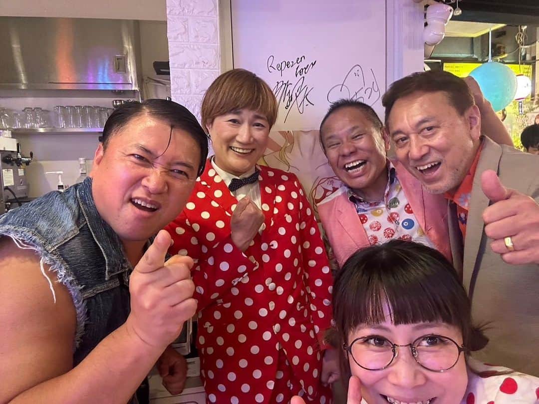 スギちゃんのインスタグラム：「・ブッチャーブラザーズ ・スギちゃん ・槙尾ユウスケ（かもめんたる） ・ノブオ（ペンギンズ） ・マリア ・ハギノリザードマン ・ぽんぽこ このメンバーで肉を食べたぜぇ！！ 渋谷でだぜぇ お酒も飲んだぜぇ 渋谷でだぜぇ お腹いっぱいだぜぇ 渋谷でだぜぇ」