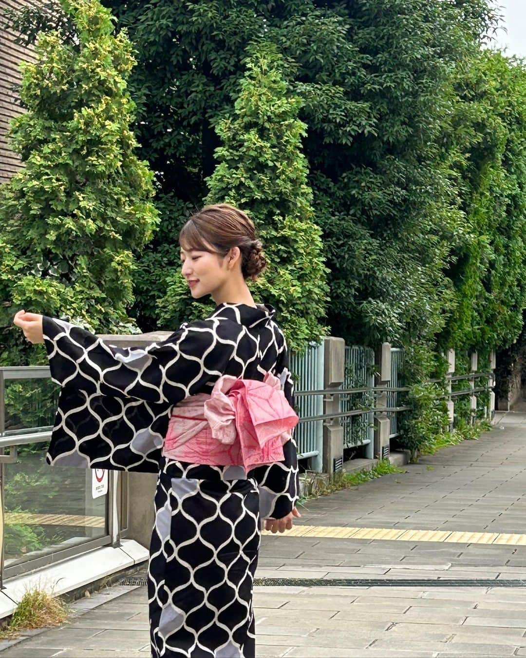 安藤萌々さんのインスタグラム写真 - (安藤萌々Instagram)「浴衣待受 本日から配信です👘 ストーリーリンクからどうぞ🌟  衣装協力　 #堀井株式会社 #源氏物語  また動画など載せます〜！  #浴衣 #骨格ウェーブ #イエベ春 #ソフエレ  #まとめ髪 #夏 #ポートレート  #撮影 あるある ずっと #同じ顔 🥹」7月14日 16時53分 - momo_ando_ex