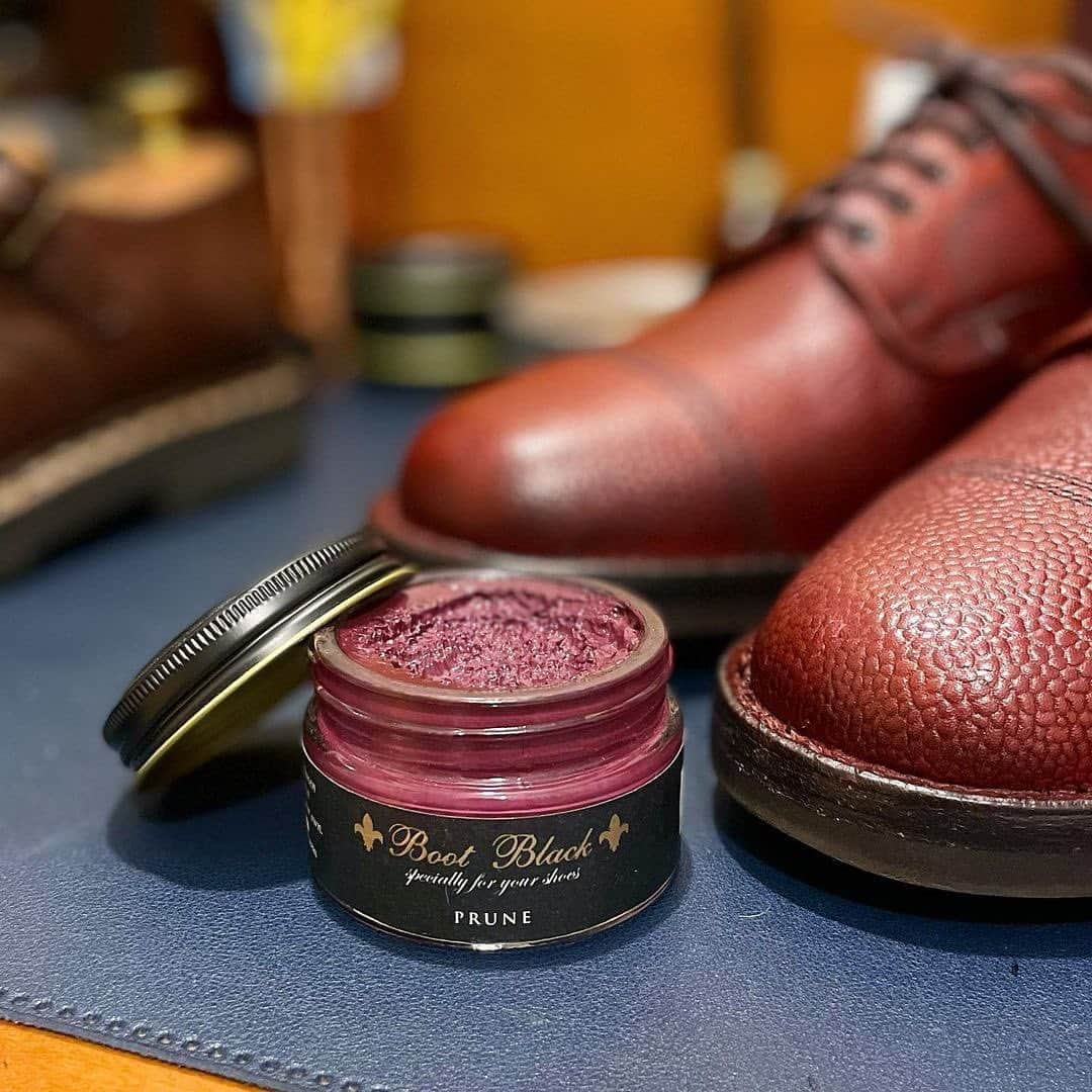 bootblack_officialさんのインスタグラム写真 - (bootblack_officialInstagram)「Prune is a beautiful color 👌🏼 Photo by : @kohjiniwayama   #bootblackshoeshine#bootblackshoecare#highshine#shoecare#shoeshine#shoepolish#shoegazing#shoestagram#leathershoes#madeinjapan#japanmade#japan#classicshoes#dressshoes#shoegram#mirrorshine#shoeaddiction#shoeaddict#tokyo#asakusa」7月14日 17時13分 - bootblack_official