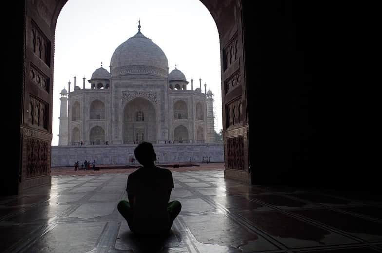 渡部純平さんのインスタグラム写真 - (渡部純平Instagram)「Throwback trip for India🇮🇳 Your experience is your treasure:)  物凄いエネルギーを感じた国、インド🇮🇳 また呼ばれたい、また行きたい国。  暑い日が続きます。ご自愛ください。  Have a good weekend!  #throwback #trip#india#journey#海外#インド#呼ばれたら行ける国#旅#旅人#思い出#lifestyle#yoga#meditation#actor#model#experience#lifeisjourney#photooftheday#weekend#夏#ご自愛ください」7月14日 17時17分 - junpei_wt7b