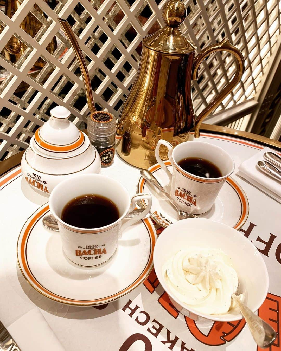 瀬間友里加さんのインスタグラム写真 - (瀬間友里加Instagram)「@bachacoffee  初めてのBACHA COFFE☕️💓 ベビーカーでのちょっと遠出🤏👶コーヒー好きな父と行けて良かった👨🏻 マリーナベイサンズのイートインコーナー、平日お昼時に行きましたが、そこまで混んでおらず、少し待てば入れました❤️セットコースを頼んでコーヒー、フレンチトーストサンドにパウンドケーキ💓どれも美味しかったぁ😍コーヒーもディカフェの種類がたくさんあって香りも良くて癒されました✨#bachacoffee #singapore #シンガポールグルメ #シンガポール #シンガポール在住 #シンガポール生活」7月14日 17時18分 - yurika.sema