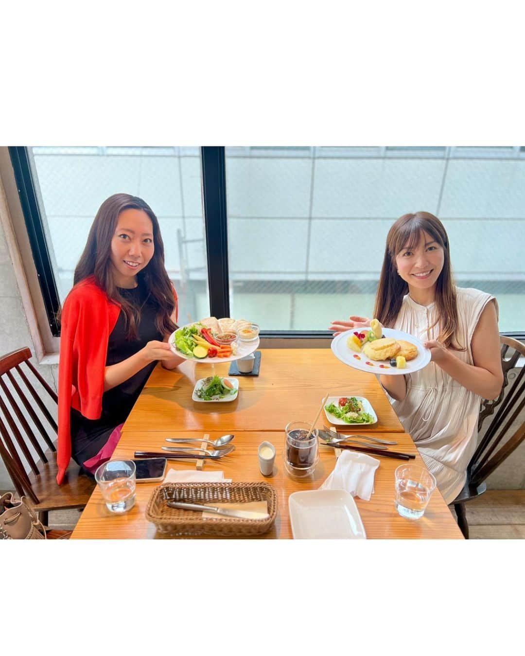 高沢奈苗さんのインスタグラム写真 - (高沢奈苗Instagram)「.  気になってたカフェ @ainsoph.ginza へ💛  ヴィーガンパンケーキ🥞💕 小麦粉を使用していないふわふわのパンケーキ😍  トルティーヤもモリモリ野菜が摂れて美味しかった😋✨  .  .  #アインソフギンザ #ヴィーガンカフェ #天使のパンケーキ🥞 #米粉スイーツ #銀座カフェ」7月14日 17時22分 - nanaetakasawa