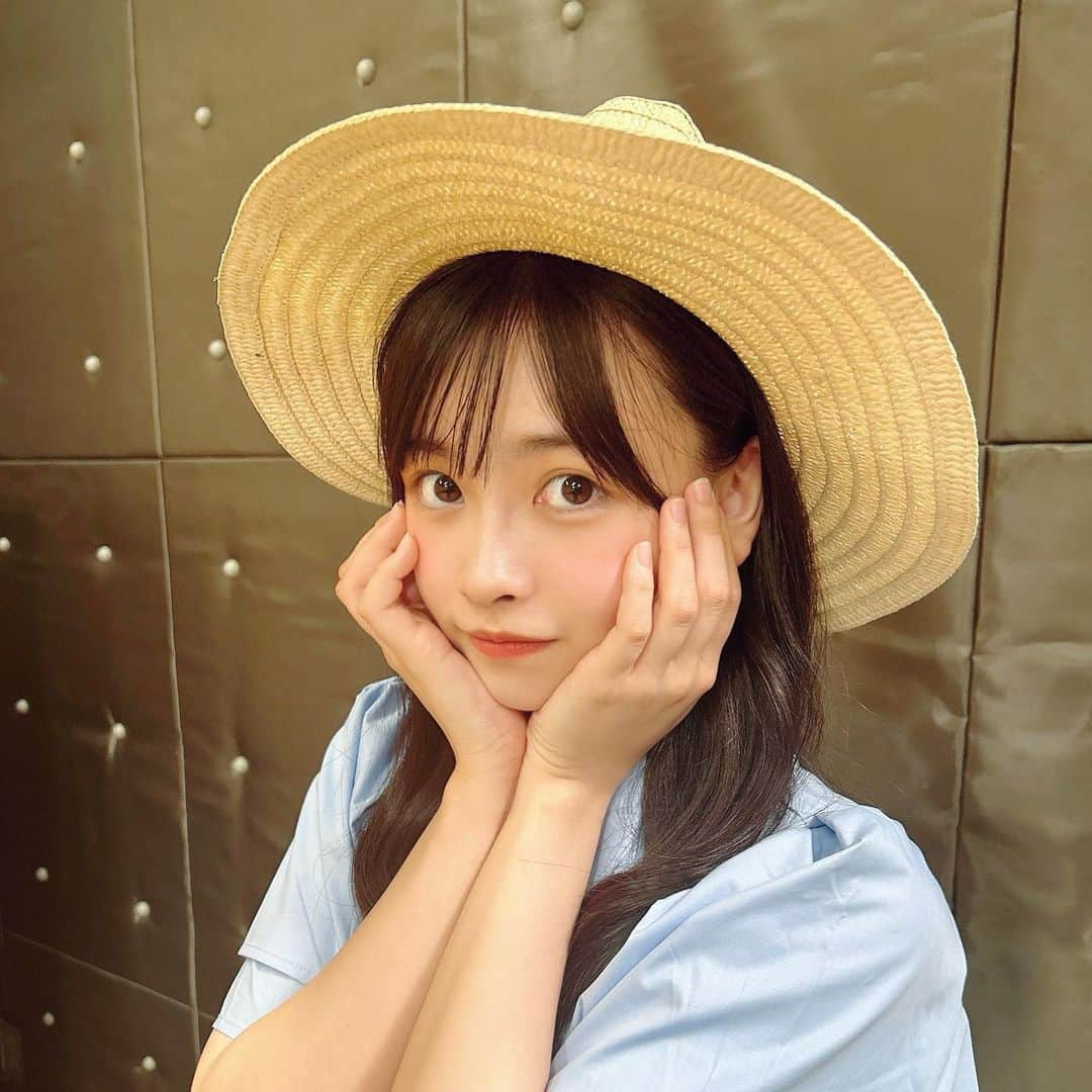 AIRIさんのインスタグラム写真 - (AIRIInstagram)「なつーー！！🌞🌴🌺✨  PiXMiX #アイドル #idol #偶像 #コーデ #ファッション #fashion #code  #summer #ブラウス  #渋谷 #学校  #ピンク #Pink #JAPAN #jk #ljk #kawaii #チェック #followme  #ピンク #pink #heart #ヘアアレ #大学生コーデ  #ストレート #ミディアム #ロングスカート #水色」7月14日 8時53分 - aylin200442