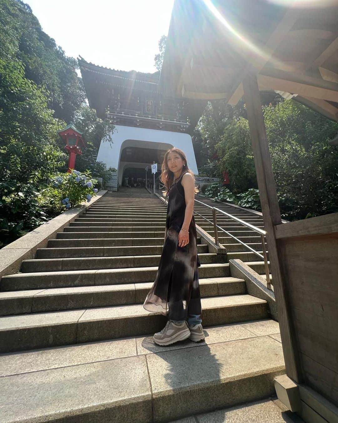 りかのインスタグラム：「🌻🍉🩵  #ワンピース　#ootd #summer #diet　#dancer #showgirl #selfie  #show #club #japan #girls #followme #tbt #likeforlikes #ハイトーン　#ブリーチヘア　#まつぱ　#ファッション　#ハーフアップ」