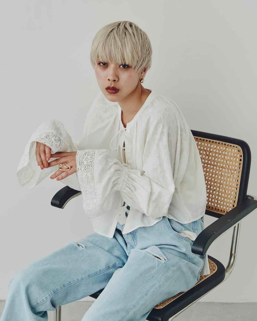 ROSE BUD（ローズバッド）さんのインスタグラム写真 - (ROSE BUD（ローズバッド）Instagram)「⁡ New arrival ⁡ ⁡ ◼︎クロップドブラウス #6003210005 ¥13,750(with tax) black / white ⁡ ⁡ #ROSEBUD #ROSEBUD2023ss #ローズバッド #クロップドブラウス #ブラウス」7月14日 8時58分 - rosebud_official_