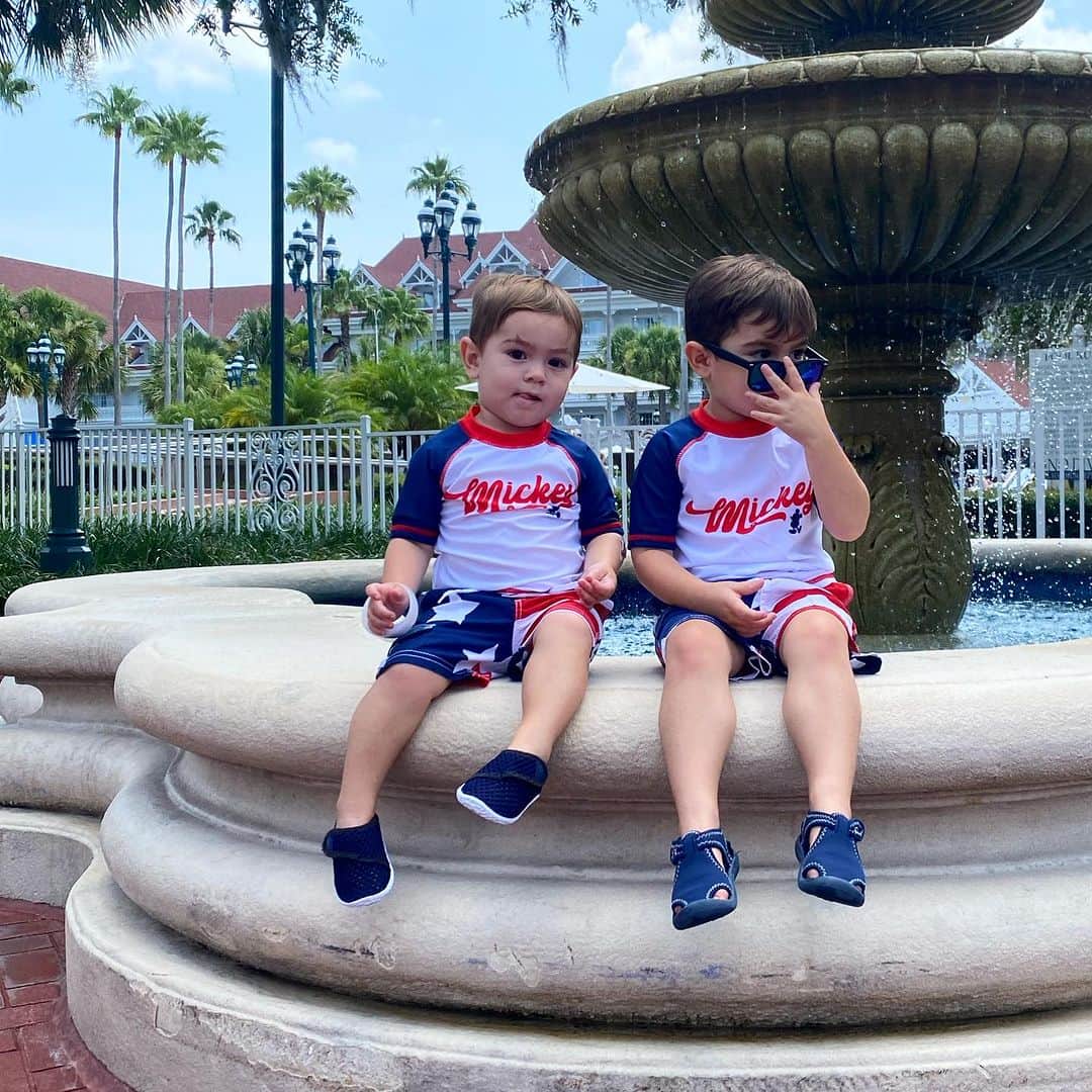 ディーナ・ニコール・コルテーゼのインスタグラム：「Those Buckner Brothers ❤️🥰」