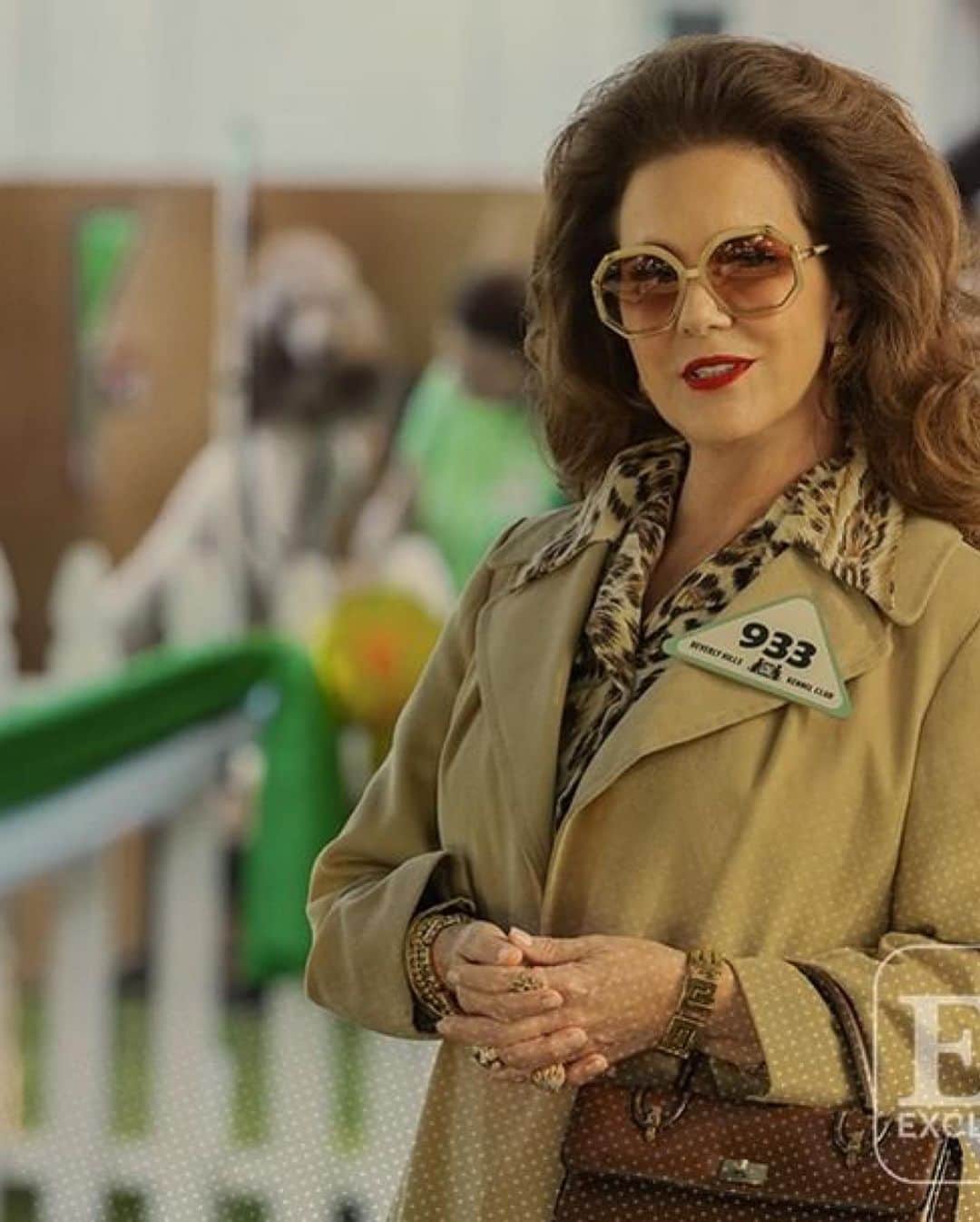 エリザベス・パーキンスのインスタグラム：「The incredible show @minxstarz is premiering it’s 2nd season July 21st on @starz I had the honor of playing tycoon Constance Papadopoulos. I had a ball. Please tune in because we worked hard, played hard and made a fabulous, funny, raucous season. ♥️♥️♥️ @opheliabits @mrjakejohnson @idaravictor @jessmarlo @lennonparham @ozzymo @ellenrapoport」