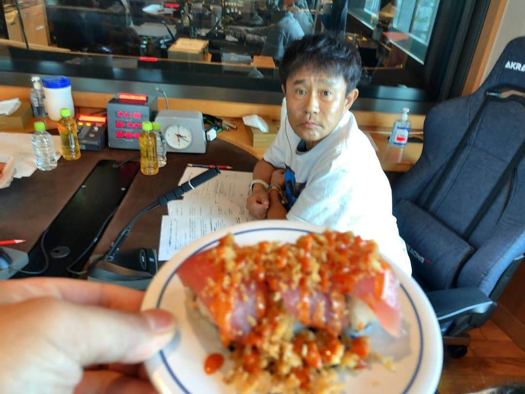 浜田雅功の旅日記さんのインスタグラム写真 - (浜田雅功の旅日記Instagram)「今夜25時からごぶごぶラジオ📻‼️  フェスは果たしてやるのか、やらないのか⁉️ 進展はあるのか⁉️  あとは、どりあんずが大阪のくら寿司まで行ってきました‼️  お聴き逃しなく😀」7月14日 9時40分 - hamachankyuzitsu