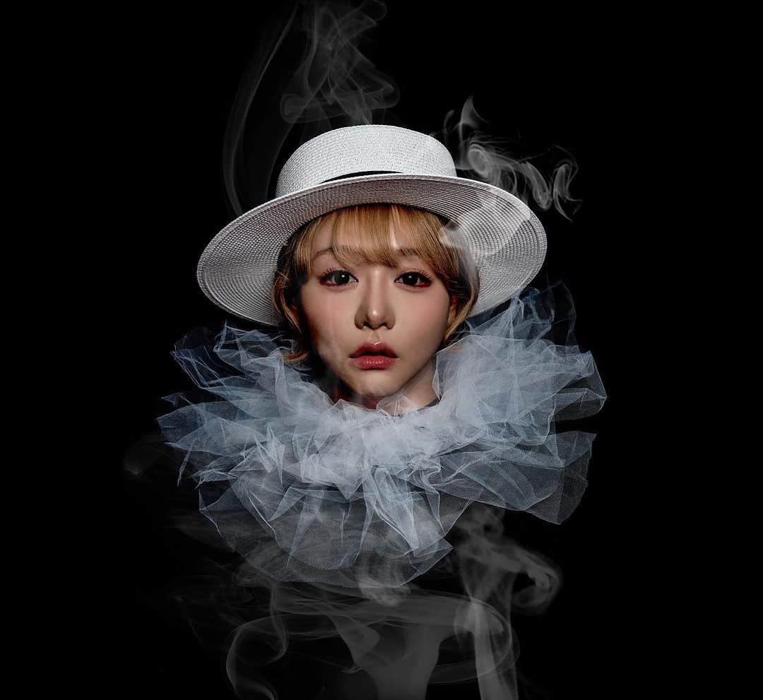 浜崎真緒のインスタグラム：「🖤」