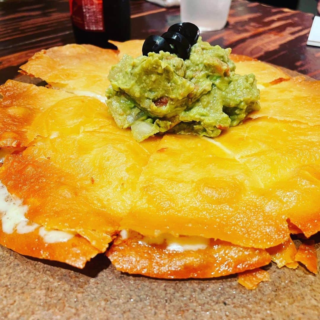 宮田麺児のインスタグラム：「美味しい　メキシコ料理に 楽しい打ち合わせ  #メキシコ料理 #タコス #テキーラ #アガベ」