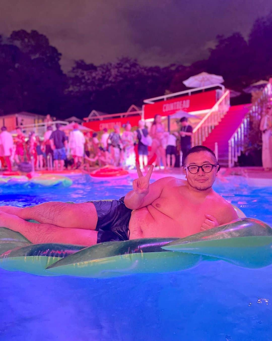 三浦崇宏さんのインスタグラム写真 - (三浦崇宏Instagram)「#pool #プール #ナイトプール #nightpool  #hotelnewotani  #summer  #instagood  #なにしろプール好きなもので #インスタグラムといえばナイトプールと聞いて」7月14日 10時14分 - takahiro3ura