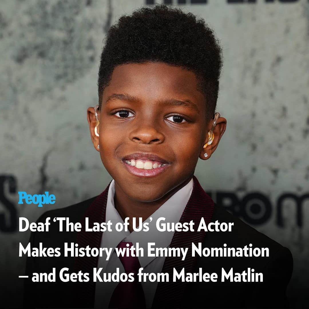 People Magazineさんのインスタグラム写真 - (People MagazineInstagram)「The Last of Us actor Keivonn Montreal Woodard has made #Emmys history. 👏 On Wednesday, the 10-year-old actor scored an Emmy nomination for outstanding guest actor in a drama series for his role as apocalypse survivor Sam Burrell in the HBO hit drama — becoming the youngest actor to ever do so in the category.   The talented young performer is also the first ever Black Deaf actor to garner a nomination, according to Deadline. Woodard told the outlet he was “shocked” by the nod and also shared some advice for other actors from similar communities. “I think that everybody should just do their best when they’re trying to act and just go for the auditions,” he said. More on this story at the link in our bio. | 📷: Jeff Kravitz/FilmMagic」7月14日 11時05分 - people