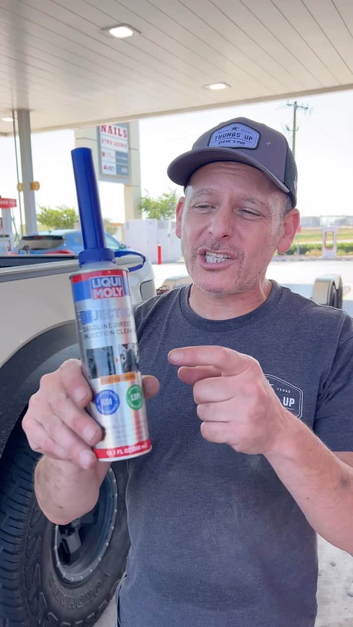 スティーブのインスタグラム：「Nearly 250,000 miles of hard driving and towing cars and my Ford Raptor is still running strong thanks to #jectron from #liquimoly  I use this fuel injector cleaner religiously every 1200 miles and my gen1 Raptor thanks me for it! まもなく40万キロ走行になる愛車のフォードラプター　#リキモリ のインジェクションクリーナーのお陰で元気に強くて車を引っ張ったり走ってます。」