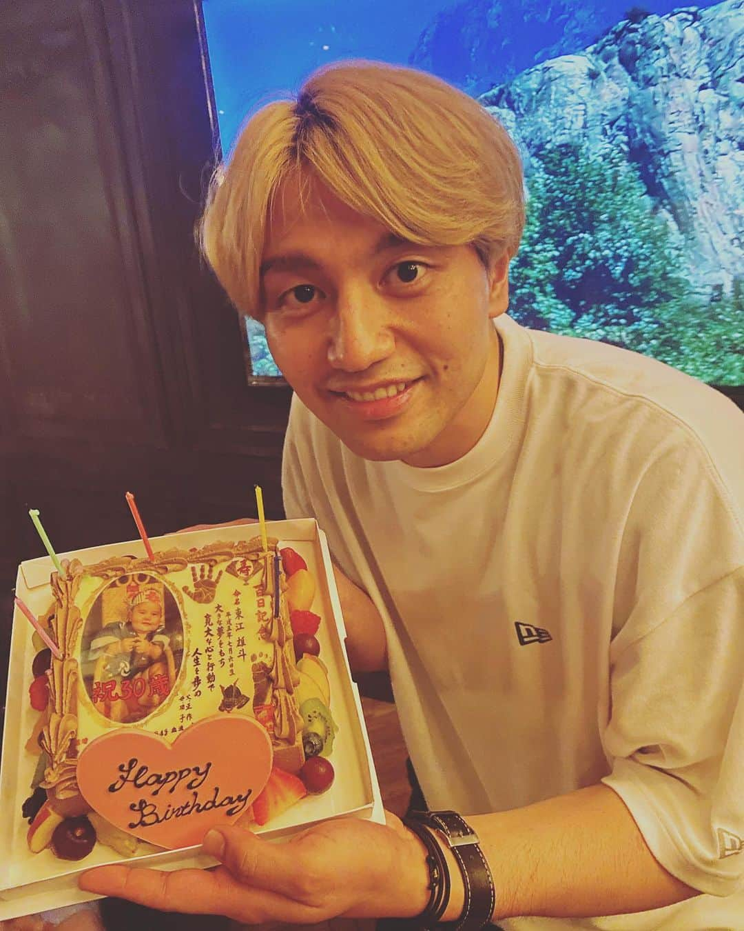 東江雄斗さんのインスタグラム写真 - (東江雄斗Instagram)「7月6日で30歳になりました。 お祝いしてくださった皆さま、本当にありがとうございました😊  最高の1年にできるかは自分次第。  応援してくれる、支えてくれる全ての人に感謝して、そして大切に。 いい選手、いい大人になれるように日々精進します‼️ これからもよろしくお願いいたします🫡  誕生日プレゼントとはいつでも受け付けてます🎁笑  #誕生日 #ありがとう  #感謝 #いい選手 #いい大人」7月14日 11時09分 - yutoagarie