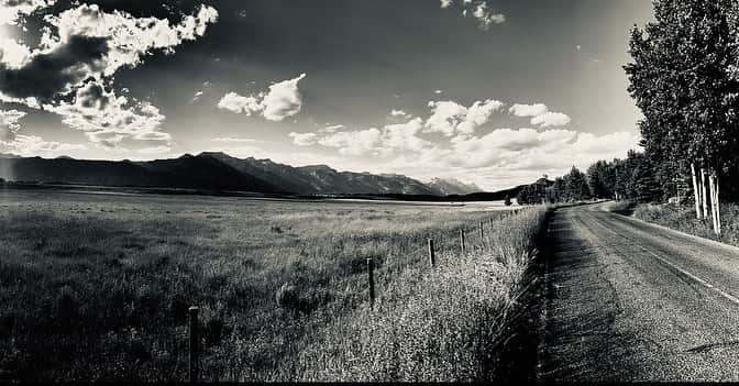 ニッキー・シックスさんのインスタグラム写真 - (ニッキー・シックスInstagram)「Wyoming summer-」7月14日 11時11分 - nikkisixxpixx