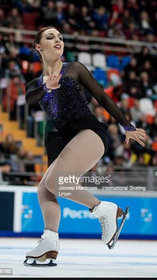 コートニー・ヒックスのインスタグラム：「More from my short program at Broadmoor. Do you guys want to see the footwork from the actual competition or a video from practice where I'm less uhhhhhh, "feeling the altitude"?  Again, absolutely love the choreo from @jomosk8 ! . . . . #iceskater #iceskate #iceskating #figureskater #figureskate #figureskating #figureskating_amazing #lutz #triplejump #morning #fypage #fypシ #foryou #foryoupage #usfigureskating #isu #reels #pretty #athletesofinstagram #athlete #jacksonultima #johnwilson #jumps #explorepage #explore #фигурноекатани」