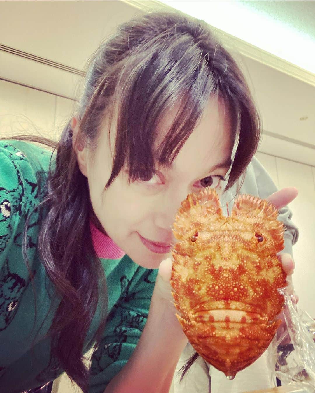 佐伯日菜子のインスタグラム：「去年撮影しました『青すぎる、青』いよいよ7/29土曜日舞台挨拶付  鹿児島特別先行上映会やります！ 会場は鹿児島ミッテ10にて！ 18時半開演です。 お楽しみに！ https://youtu.be/q90EYaQu-Og #青すぎる青  #パッチン  #パッチンエビ  ミッフィーちゃんに似てる。」
