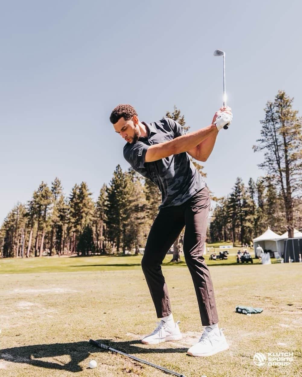 ザック・ラヴィーンのインスタグラム：「📍Tahoe: Day 1」