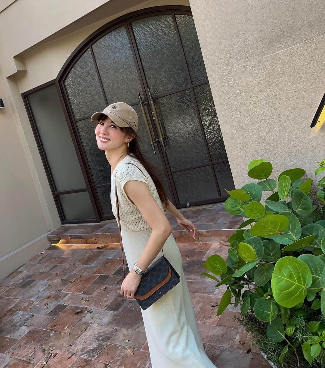 Lilian莉安のインスタグラム：「- 我們就來看看我為姊姊安排的暑假計畫會不會因為弟弟發燒不能上課而一切泡湯 呵呵呵🫠 OOTD 洋裝⋯ @dazzlingdazzlin  #ootd #whatiwore #dazzlingdazzlin」