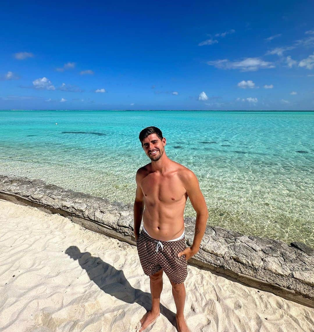 ティボ・クルトゥワさんのインスタグラム写真 - (ティボ・クルトゥワInstagram)「BORA BORA 😍🏝️☀️」7月14日 16時30分 - thibautcourtois