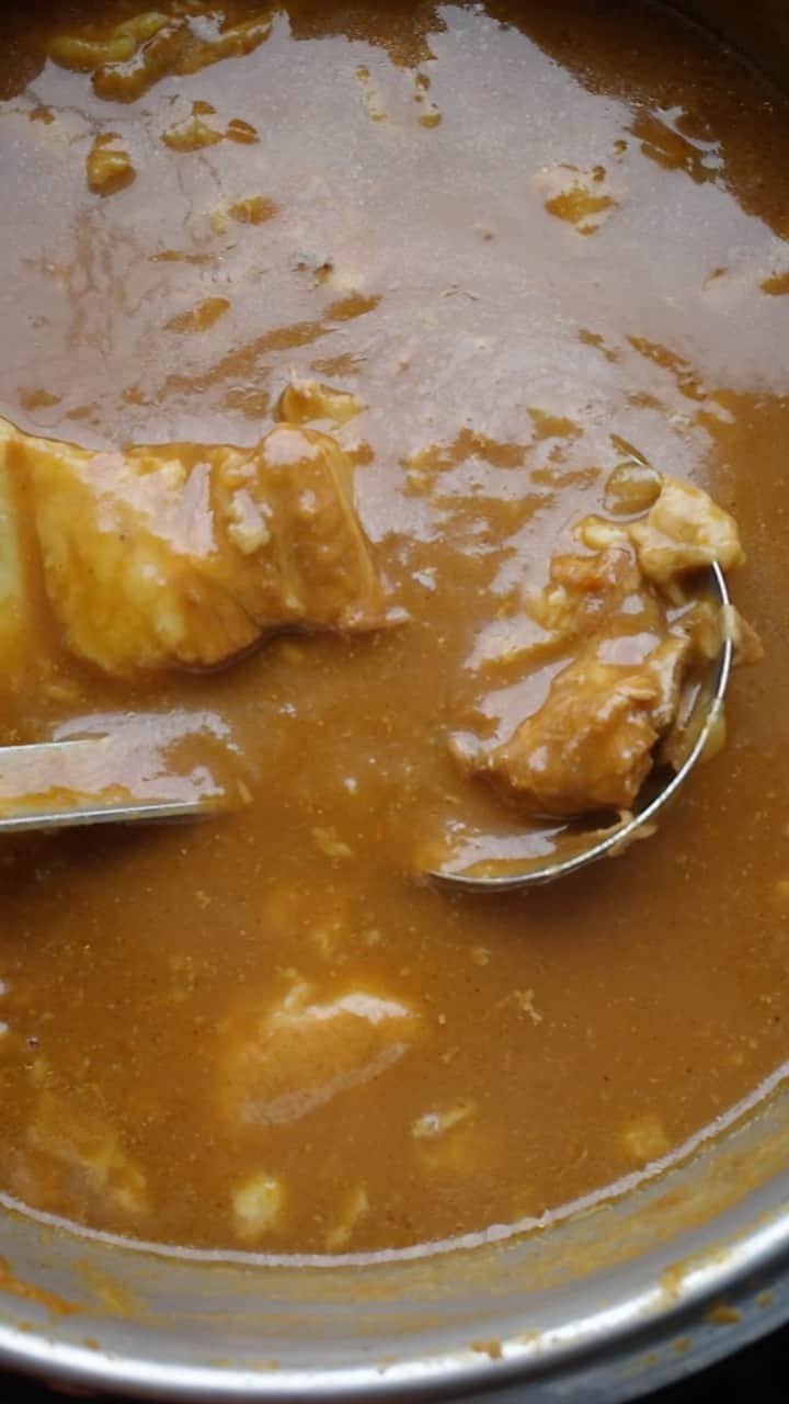 miyoのインスタグラム：「・ スペアリブのカレーが美味しそうやな〜っていう動画。 ルーなし、小麦なし。」