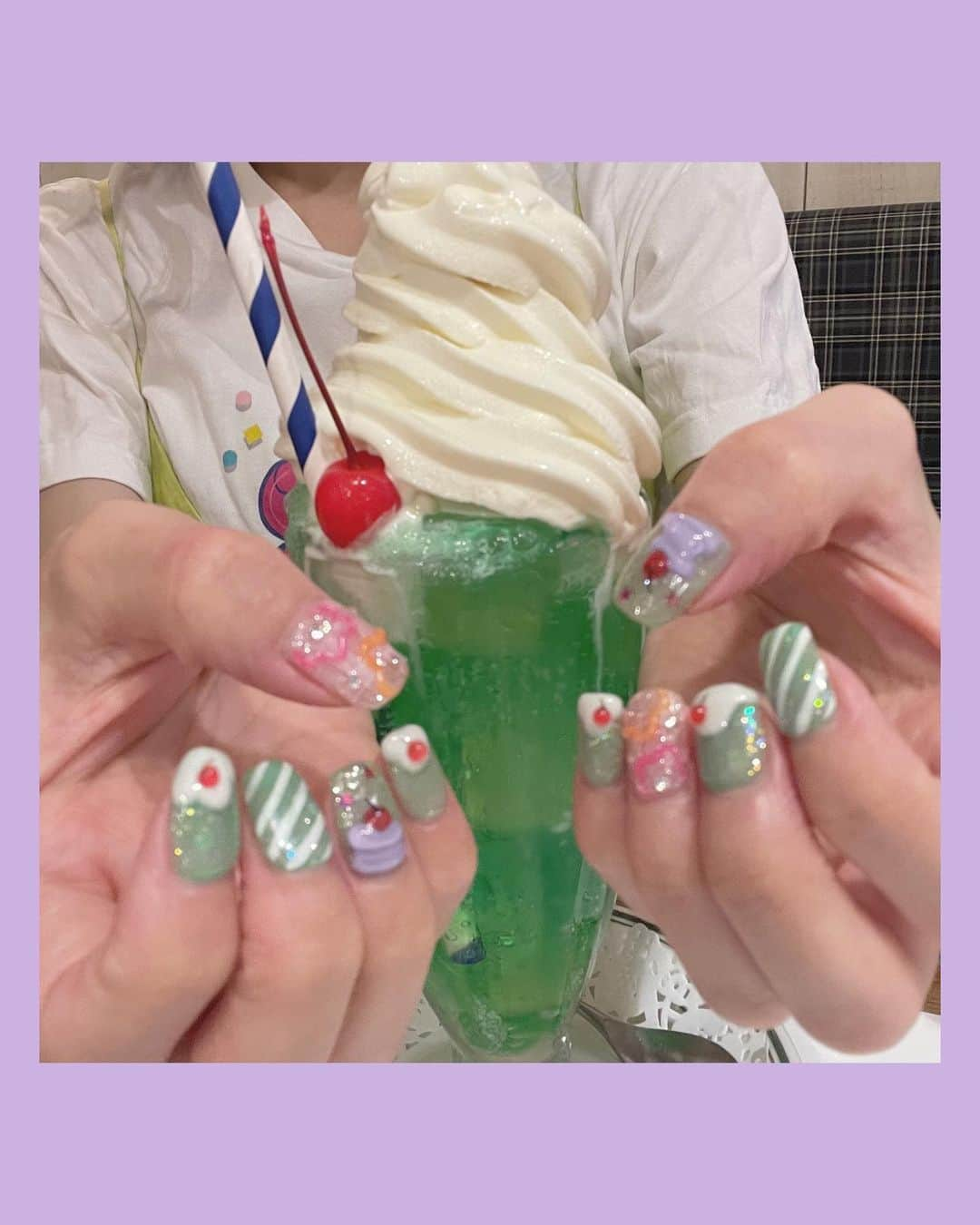 桜花りなさんのインスタグラム写真 - (桜花りなInstagram)「【ネイル💅】 今年の夏はクリームソーダばっかり 飲んでるからネイルもクリームソーダ🥤‪‪❤︎‬ 🤱: @y.mahoko 💅: @mayme0505」7月14日 14時32分 - xxyuricornxx