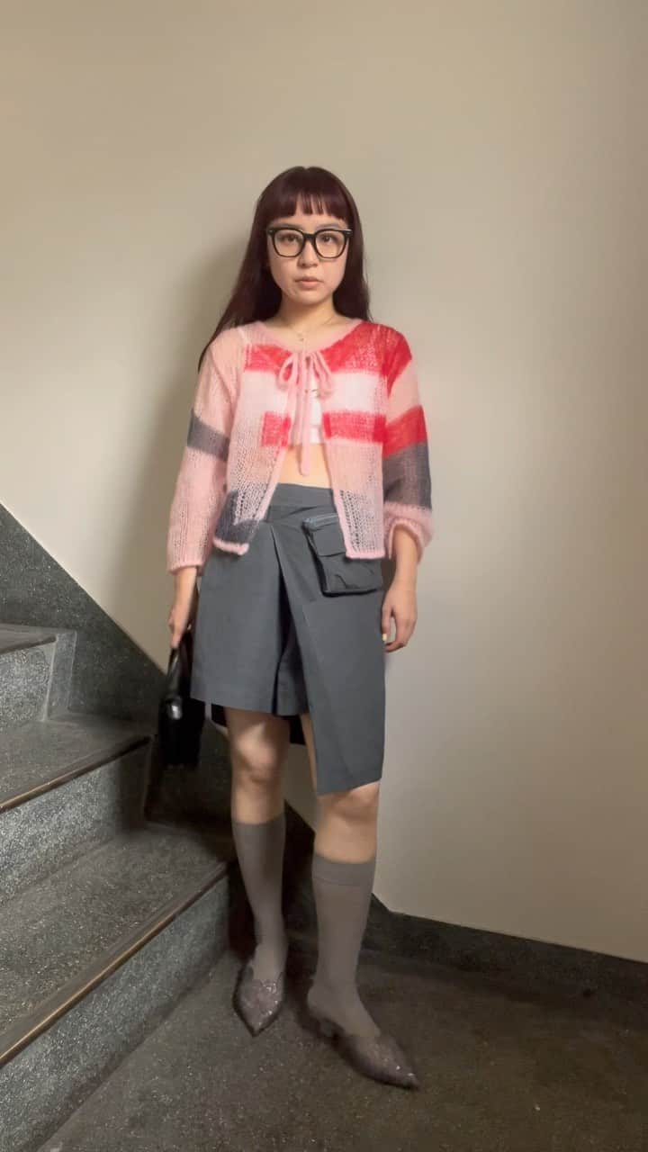 Mio Nagaiのインスタグラム：「. 大好きピンク！ ピンクのボトムとか合わせて全身ピンクコーデもしたいな〜 明日からのkudos/soduk POPUPで発売スタートします。  そして、やっとAWの季節きた🍁 うれしいっ！  #soduk」