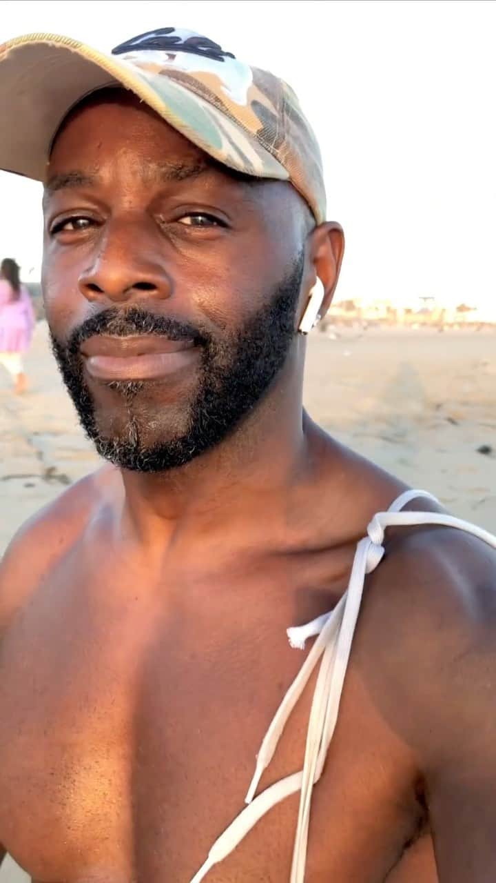 アリミ・バラードのインスタグラム：「#ReAlign #ReNew #ReProgram #ReSet   Remember who’s child you ARE.. 💫🕊️💯💖✨🌎」