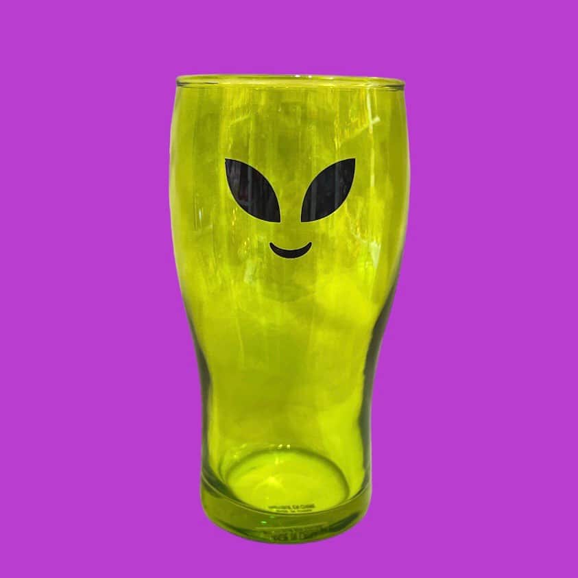 おもちゃやSPIRALさんのインスタグラム写真 - (おもちゃやSPIRALInstagram)「alien glass 入荷しました〜👽✨👽  めちゃくちゃ可愛いです💦💖  たくさん入荷してますのでご来店お待ちしてます⭐️⭐️⭐️」7月14日 15時13分 - spiral_toy