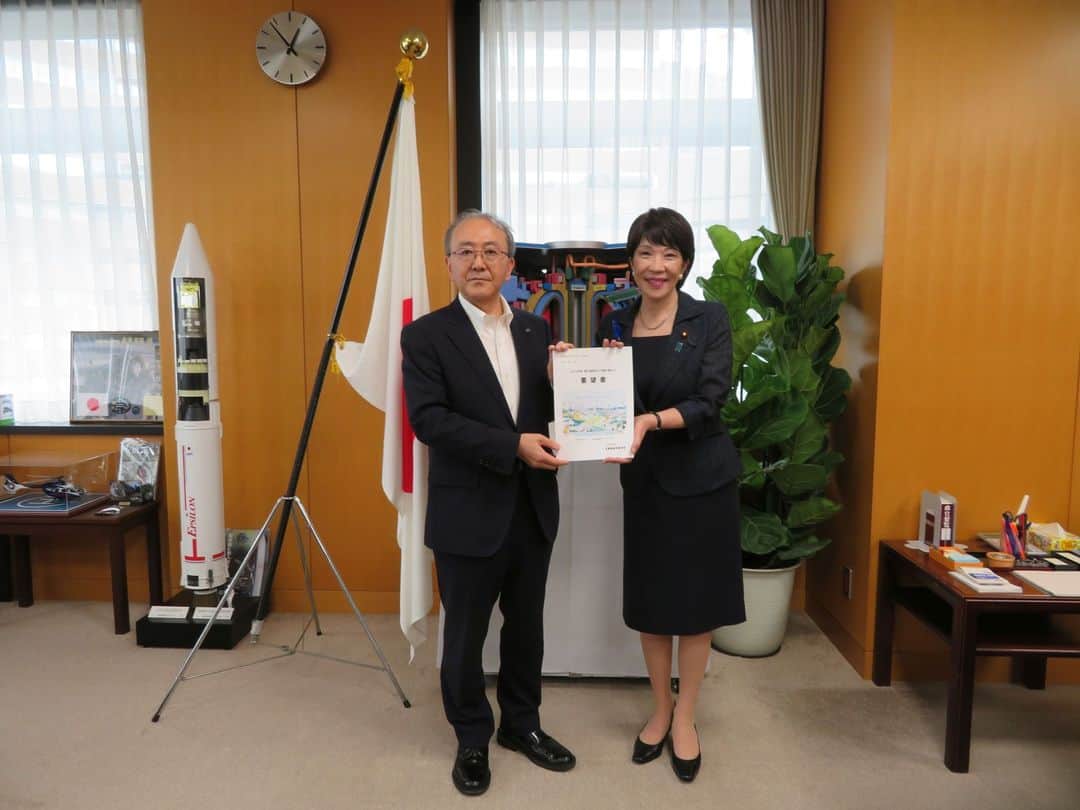 高市早苗のインスタグラム：「7月14日 北海道経済連合会より要望書拝受」