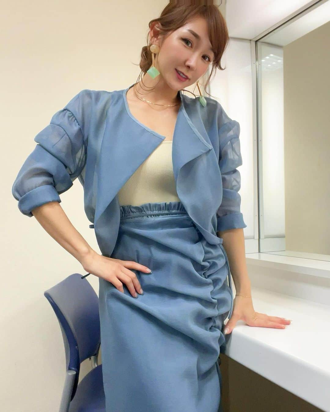 加護亜依のインスタグラム：「本日の📺【ぽかぽか】生出演 見てくださってありがとうございました🩵🩵🩵  まさかの46でしたね😂🤫  明日から三連休！ みんなはどこ行くの？🌻」