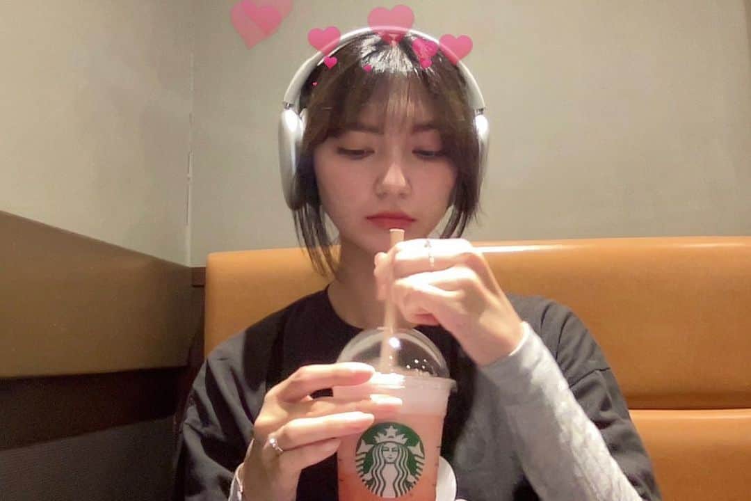のインスタグラム：「I don't even wanna think about how much money i spent for this crazy super fruity sugar high prettiest perfect Peach drink every summer」