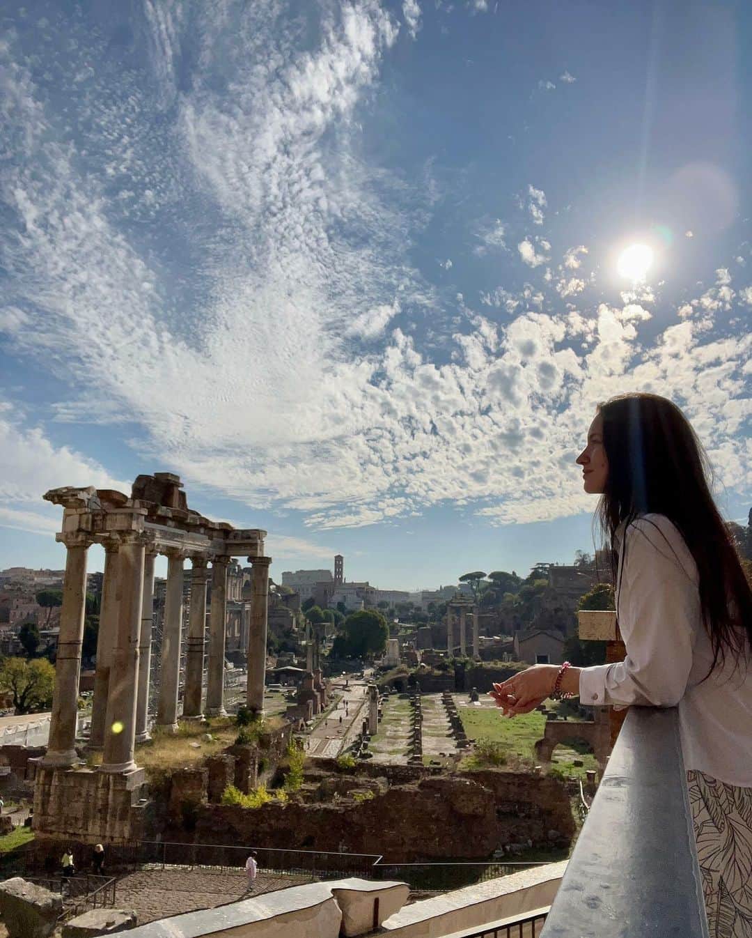 デルタ航空のインスタグラム：「Your Euro summer hot tip: book with the new @deltavacations. Where are you headed first?  Visit the link in the bio to learn more.  Photo: @julia__sim」