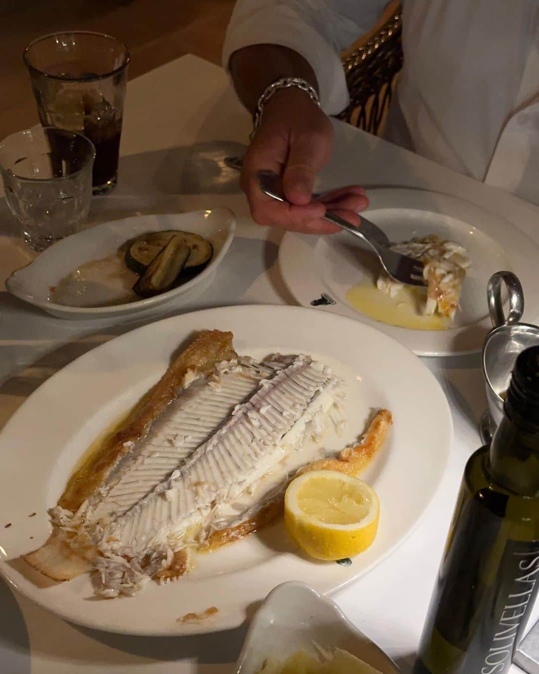 Bianca Ingrossoさんのインスタグラム写真 - (Bianca IngrossoInstagram)「Another fave dinner spot in beautiful Portals is @wellies_restaurant 🍷  Their sea bass is out of this world 😋」7月15日 3時04分 - biancaingrosso