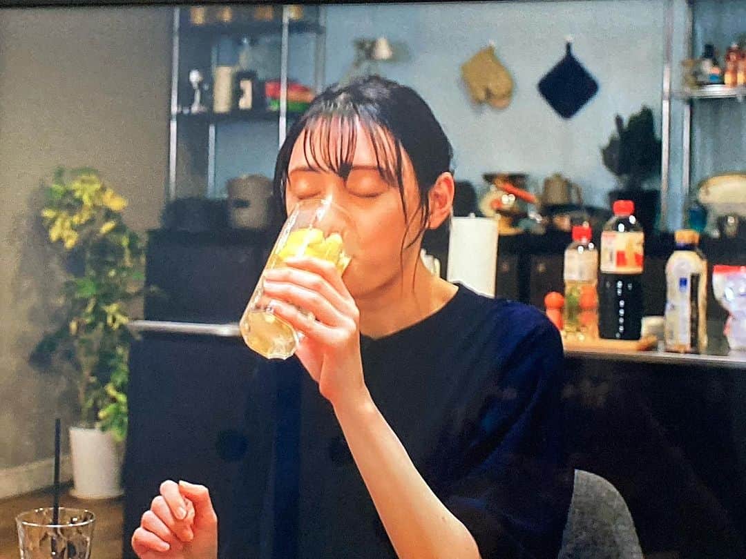 政宗のインスタグラム：「ツイキャス終え　残りのお酒を呑みながらTVのチャンネル変えたら  #栗山千明 が美味そうに呑んでやがる  美味そうに呑んでる顔を確認したし  さて寝るか」